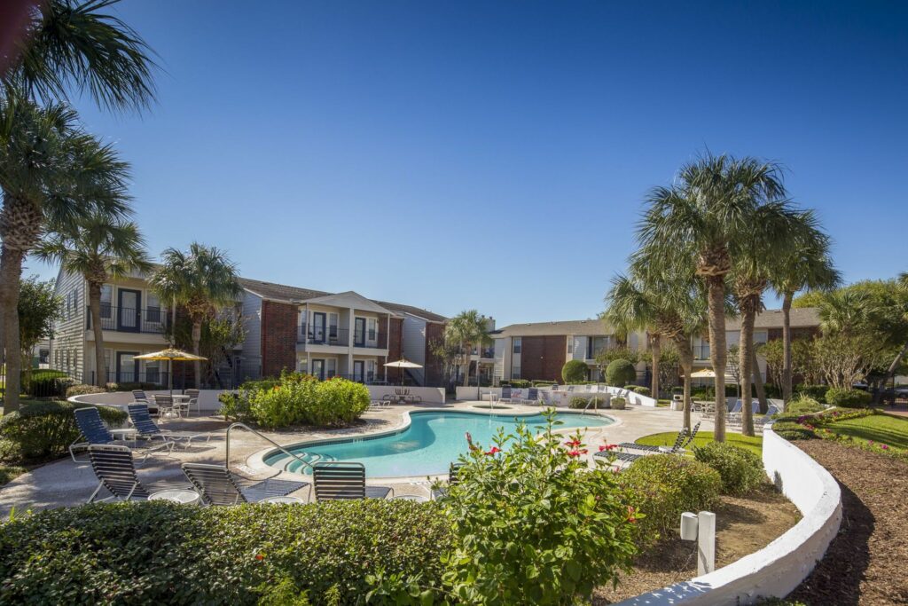 Exterior swimming pool at Stone Ridge apartments